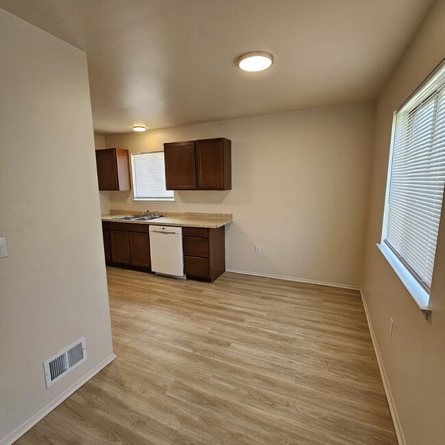 Building Photo - 3 Bedroom, 1 Bathroom Ranch with Updated Flooring, Paint, Carpet. 2 Car Garage. Kitchen with All ...