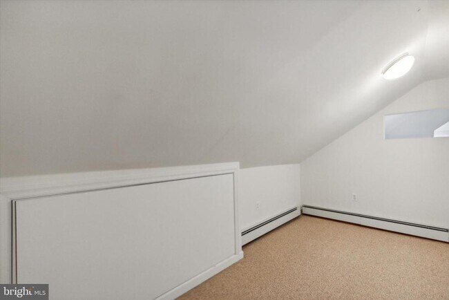 Building Photo - 28 Grove Ave