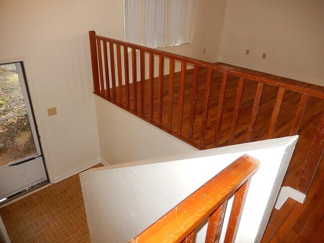 Building Photo - 1802 Salmon Dr