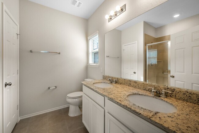 Building Photo - 508 English Oak St