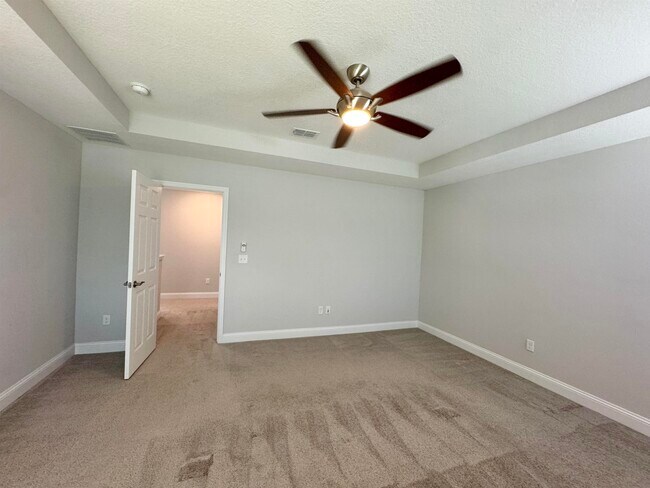 Building Photo - 13870 Harlowton Ave