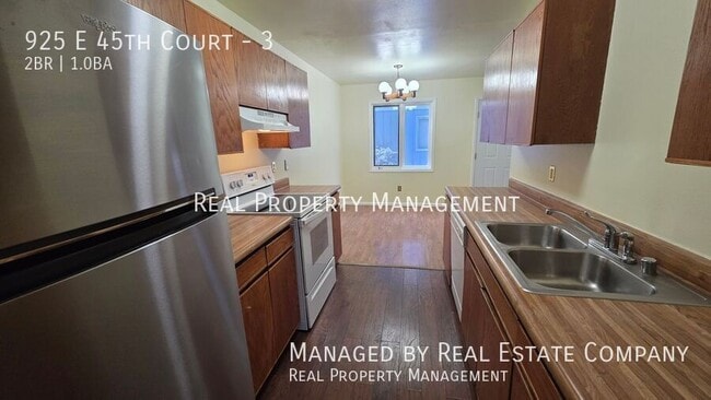 Building Photo - 925 E 45th Ct