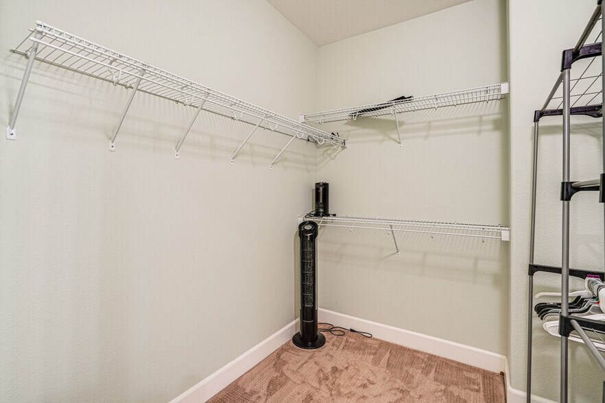 Building Photo - 140 Lawlor Ct