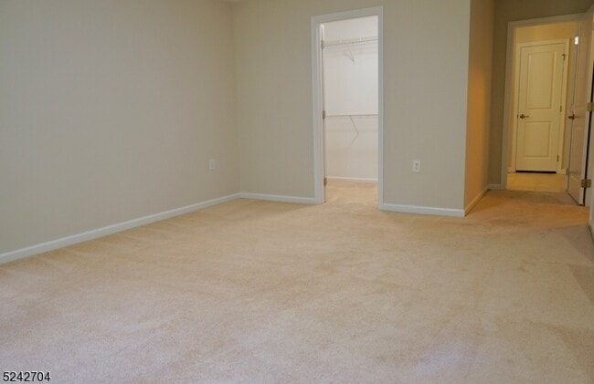 Building Photo - 604 Lopez Ln