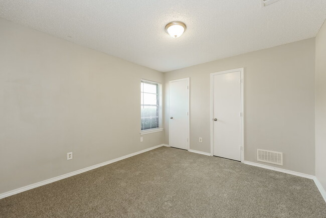Building Photo - 1239 Sheree Ln