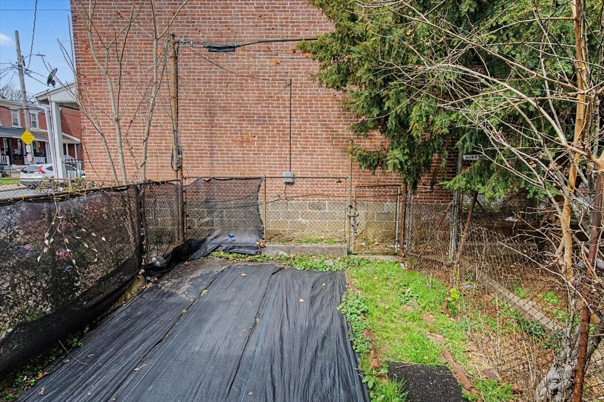 Building Photo - 203 N DuPont St