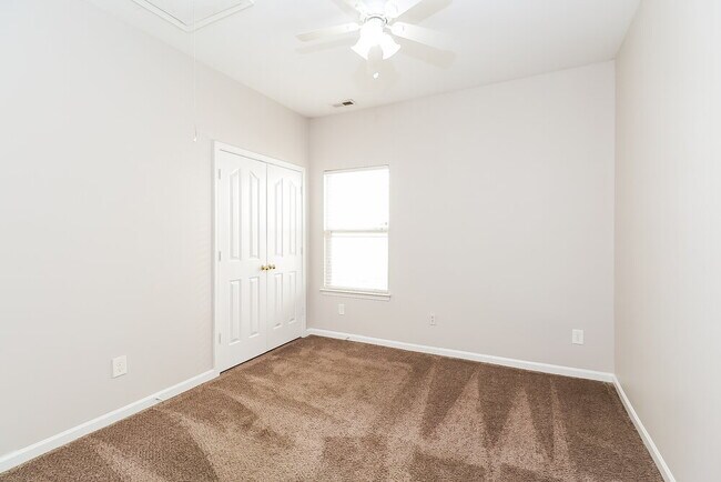 Building Photo - 10926 Slalom Hill Rd