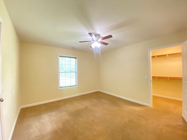 Building Photo - 158 R C Buck Dr