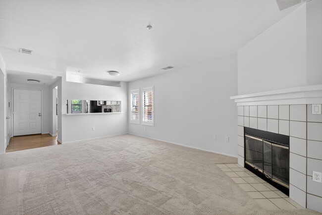 Building Photo - 1123 S Villa Way