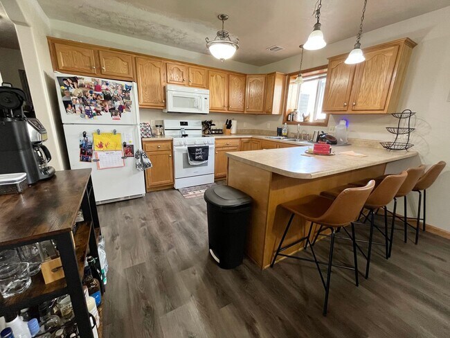 Building Photo - 3 Bed/2 Bath Apartment in Sioux Falls!