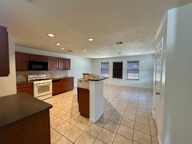 Building Photo - 8007 Arrington Forest Ln