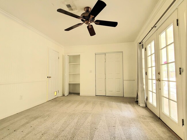 Building Photo - 175 Masters Ave