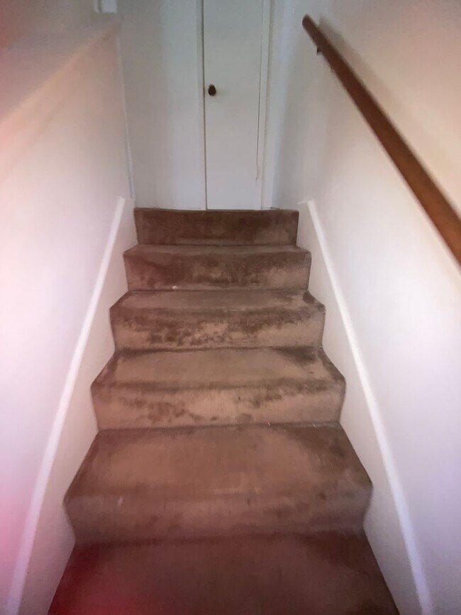 Building Photo - 1 bed 1.5 bath Apply now! $200 Move in Special