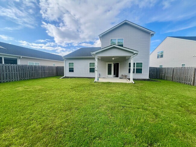 Building Photo - Parsons Mill Castle Hayne, 4BR, 2 Car Gara...