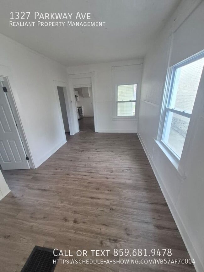 Building Photo - 1327 Parkway Ave