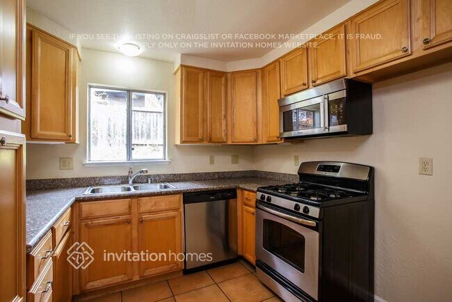 Building Photo - 2772 Sargent Ave