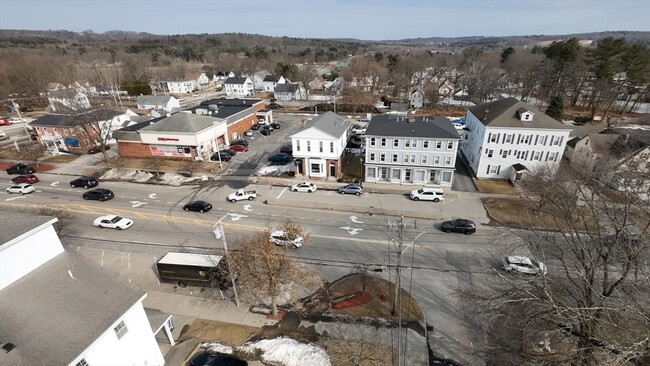 Building Photo - 296 Main St