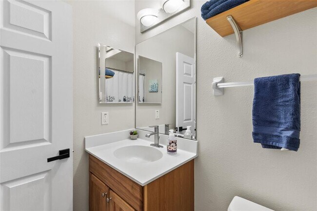 Building Photo - 100 Canopy Walk Ln