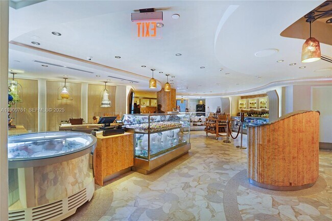 Building Photo - 4401 Collins Ave