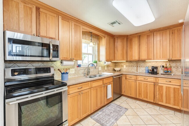 Building Photo - 411 Sailfish
