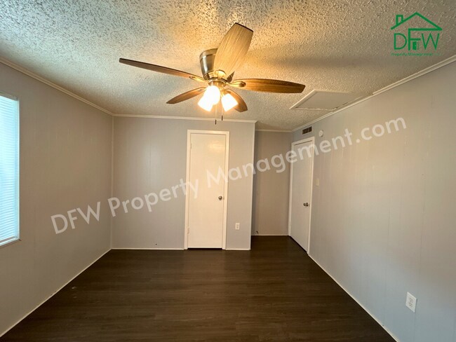 Building Photo - 1603 Voirin Rd