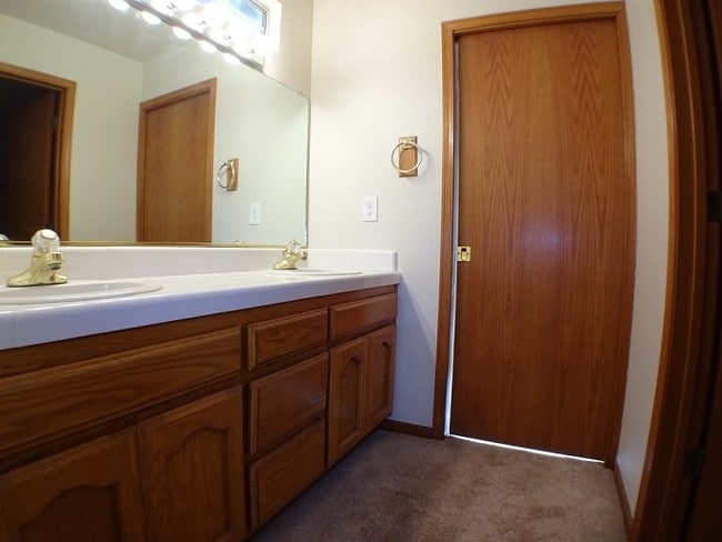 Building Photo - 1609 W 8th Ave