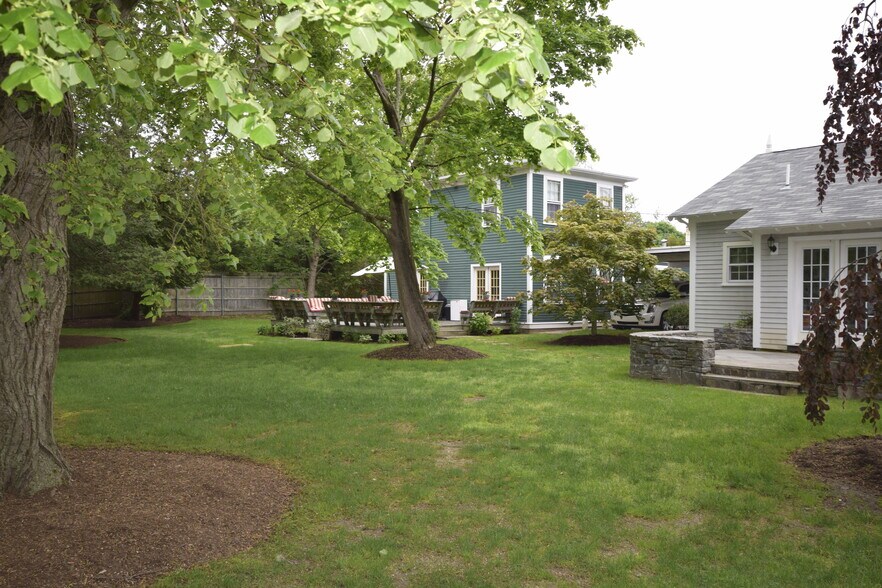 Primary Photo - 31 Ward Ave
