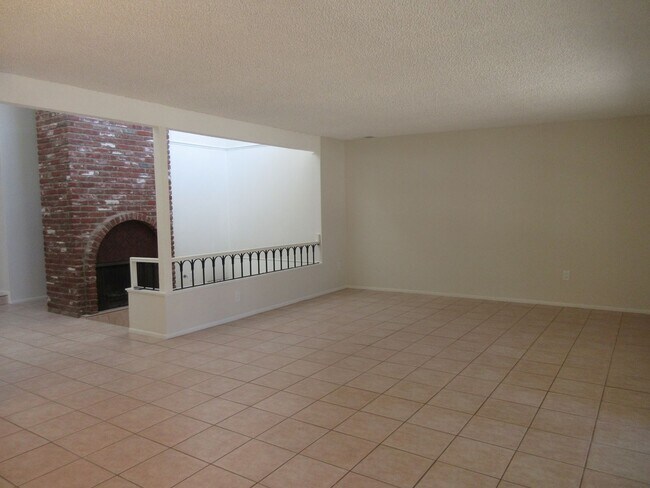 Building Photo - Duggan Property Management, Inc presents, Gorgeous home in Porter Ranch On Braemore Rd.