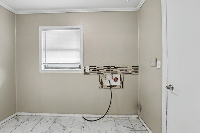 Building Photo - 2236 SW 59th Pl