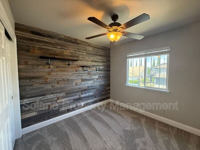 Building Photo - 532 Blarney Cir