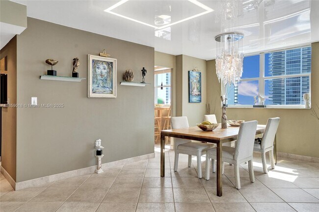 Building Photo - 1833 S Ocean Dr