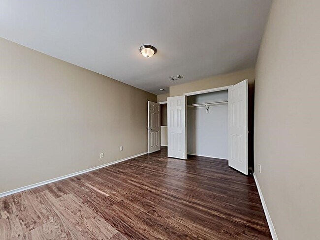 Building Photo - 503 Pine Cluster Ct