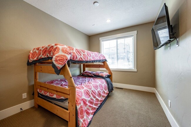Building Photo - Fully Furnished Mountain Modern Twin Home ...