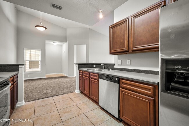 Building Photo - 4920 Key Lime Dr