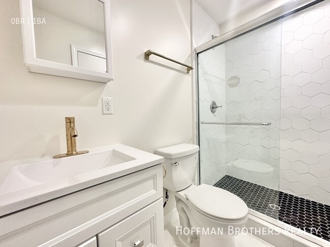 Building Photo - 11955 Rochester Ave