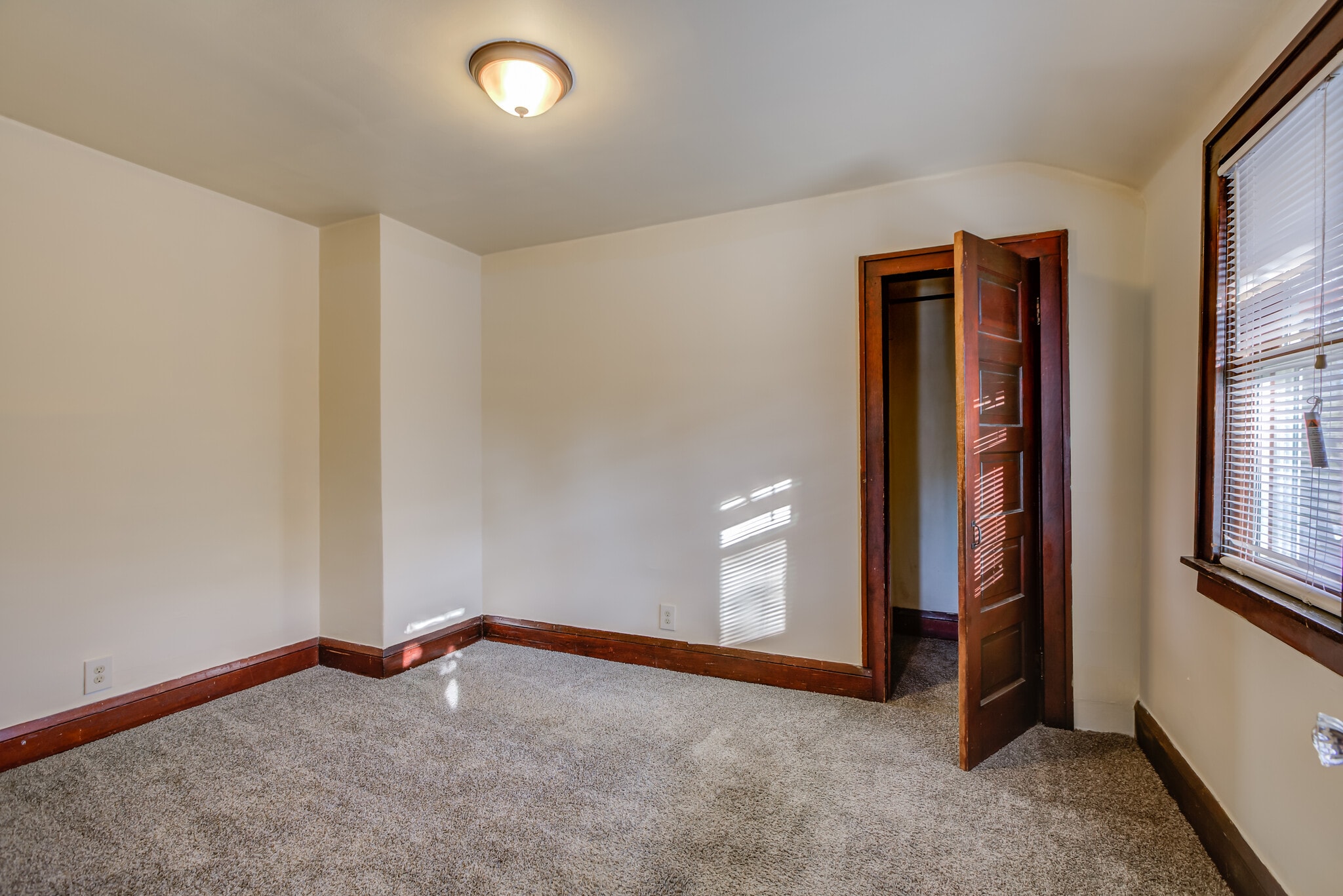Building Photo - 3314 Emerson Ave N
