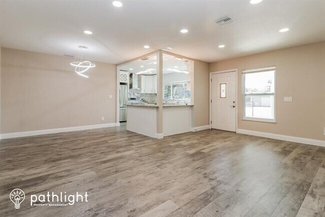 Building Photo - 2112 Timber Ln