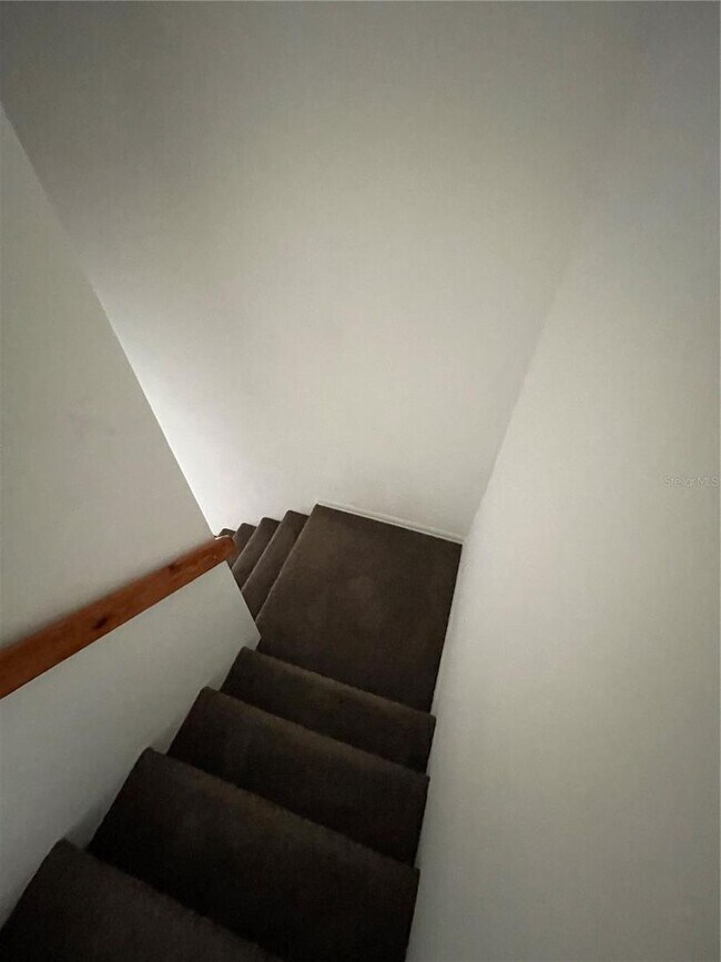 Building Photo - 3 Bedroom, 2.5 Bath home with upgraded kitchen, close to beaches, restaurants, and downtown!!