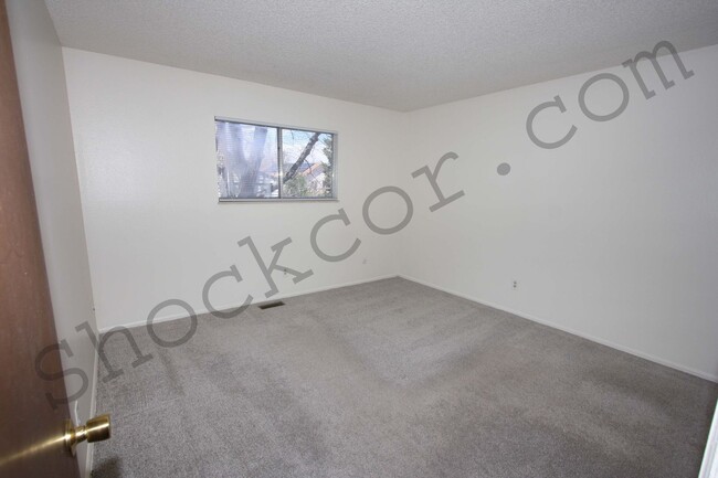 Building Photo - Single Family Aurora