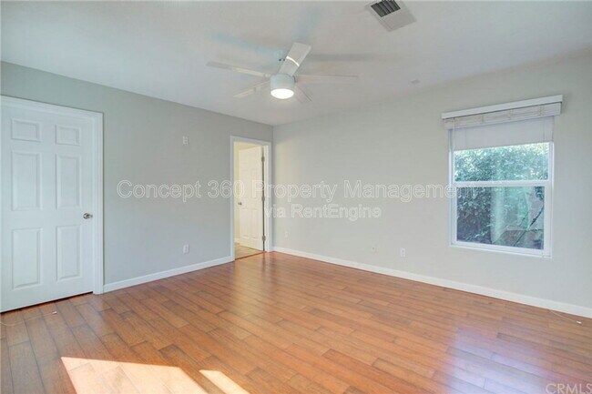 Building Photo - 1032 E Silva St