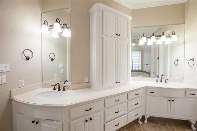 Building Photo - 8100 Rosemont Dr