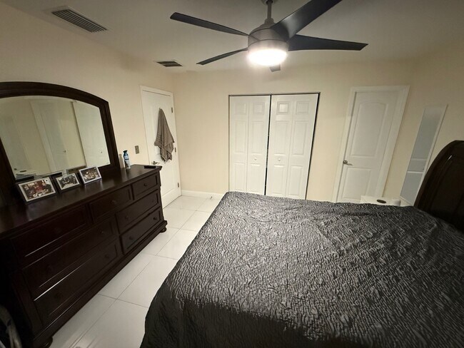 Building Photo - 2504 Ranch Lake Cir