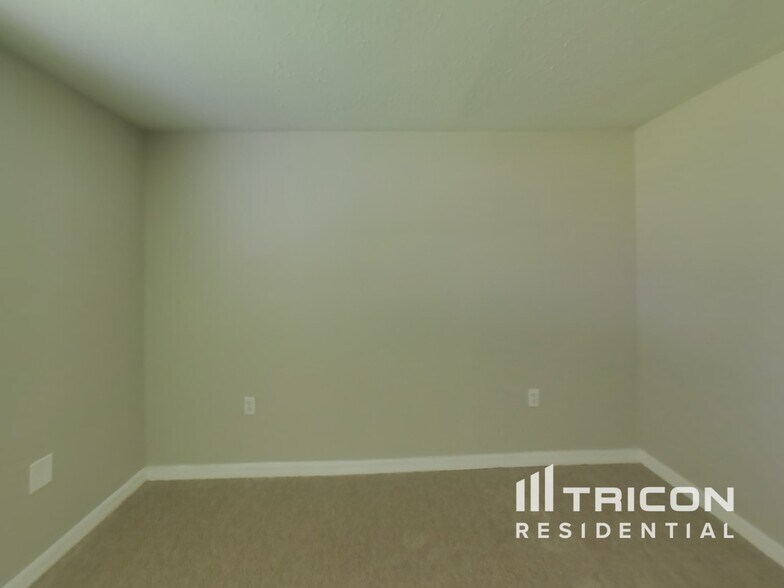 Building Photo - 3007 Bucida Dr