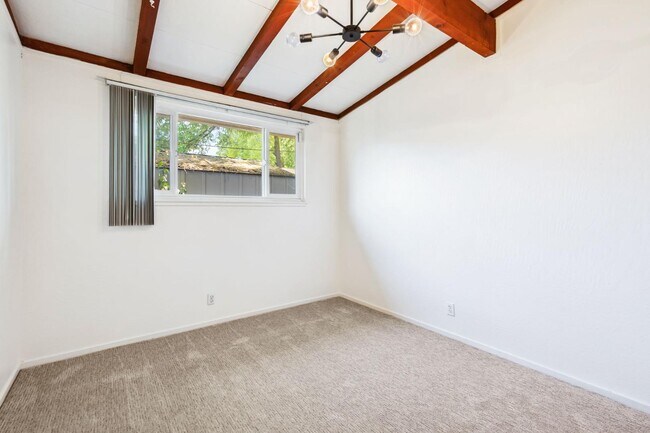 Building Photo - 2524 Landwood Way