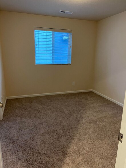 Building Photo - 11317 NE 116th Ct