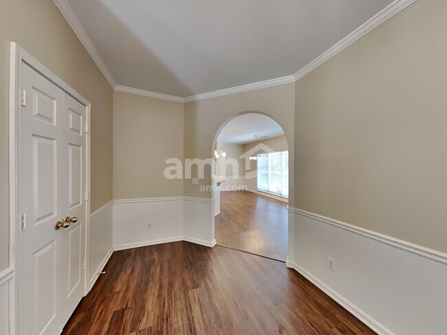 Building Photo - 7270 Wyngate Dr