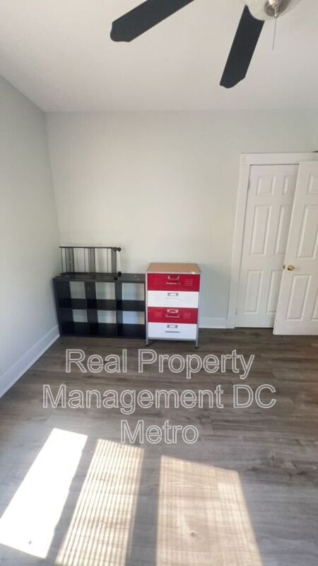 Building Photo - 1241 Monroe St NE