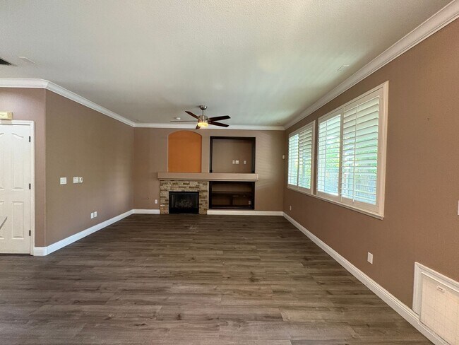 Building Photo - 139 Ainger Cir