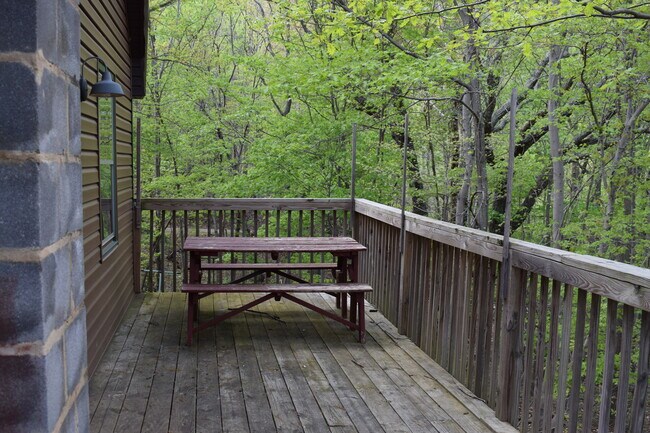 Building Photo - 220 Ridgeway Rd