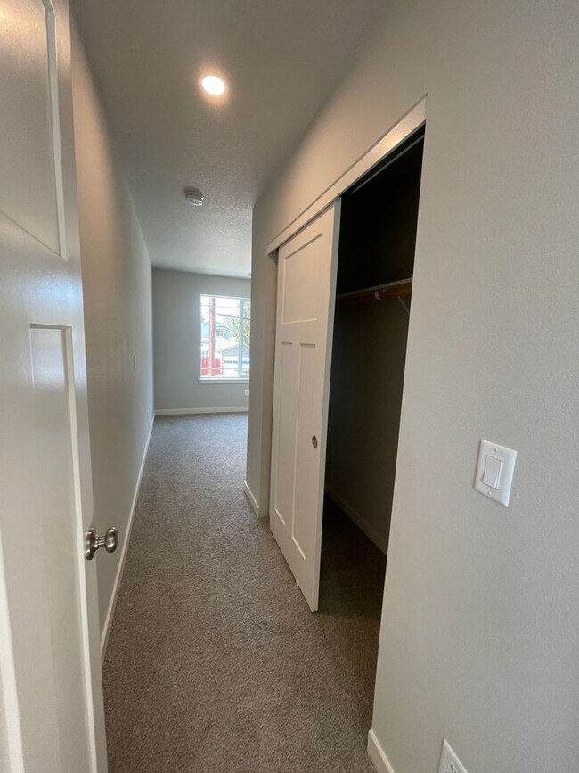 Building Photo - Beautiful 3br/2ba House Available Soon!